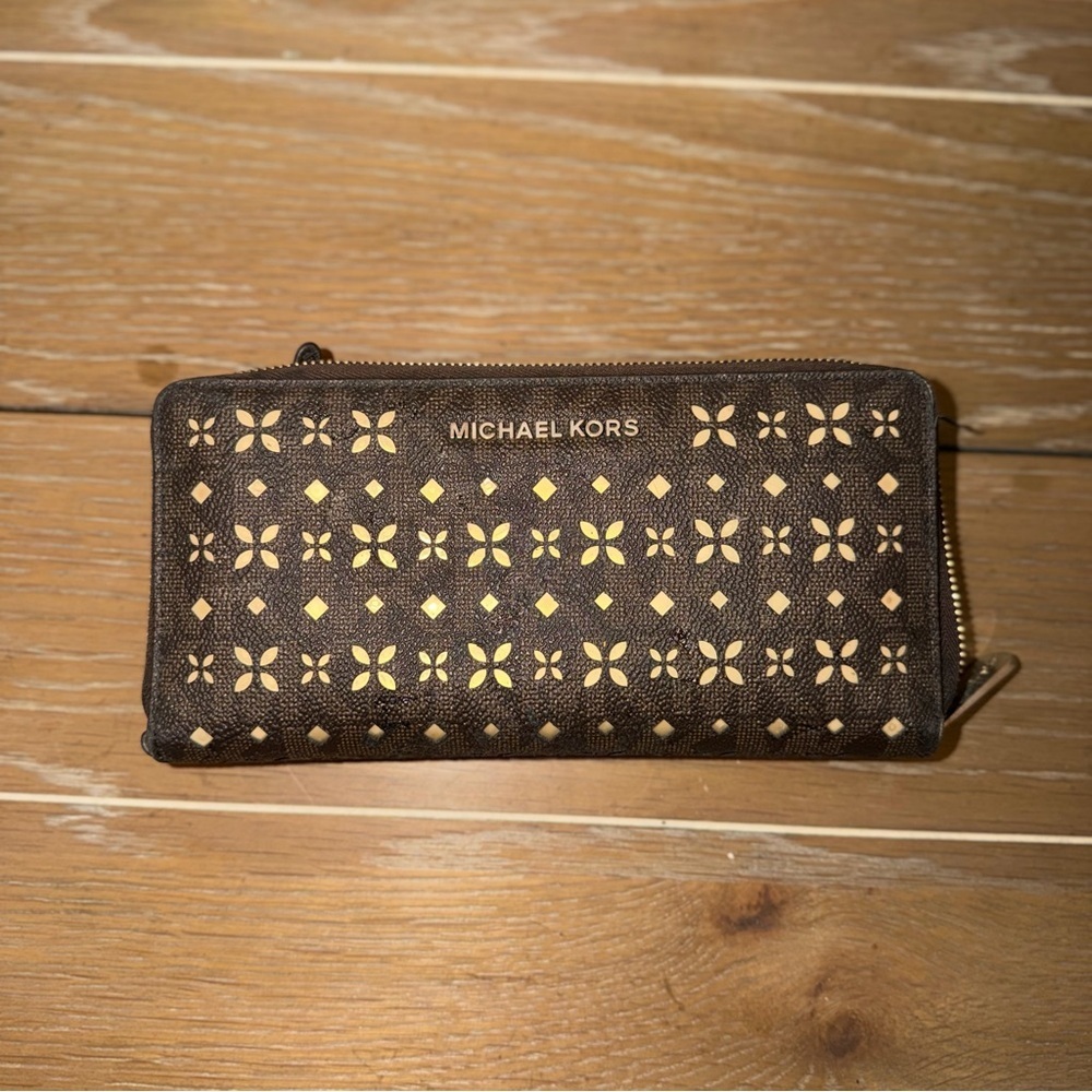 Michael Kors Jet Set Wristlet Wallet